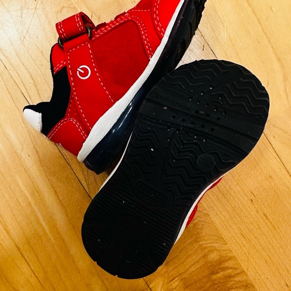 GEOX kid shoe for sale, just like new, size: 21 - Picture 4 of 4